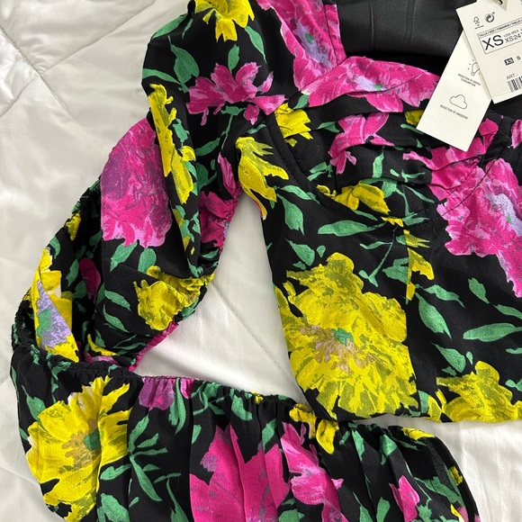 Floral Zara Top Xs NWT - Picture 4 of 5